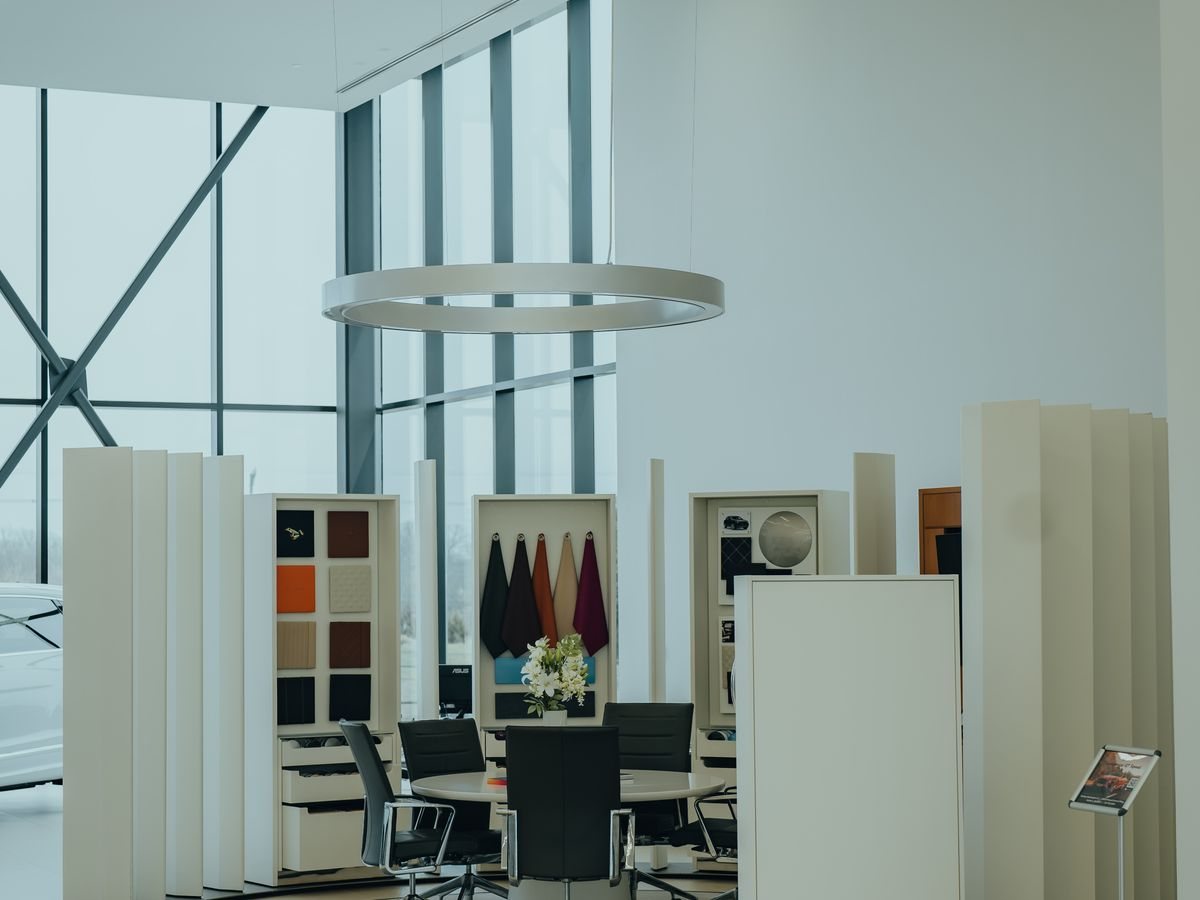 Sample room reference photo — material and model display