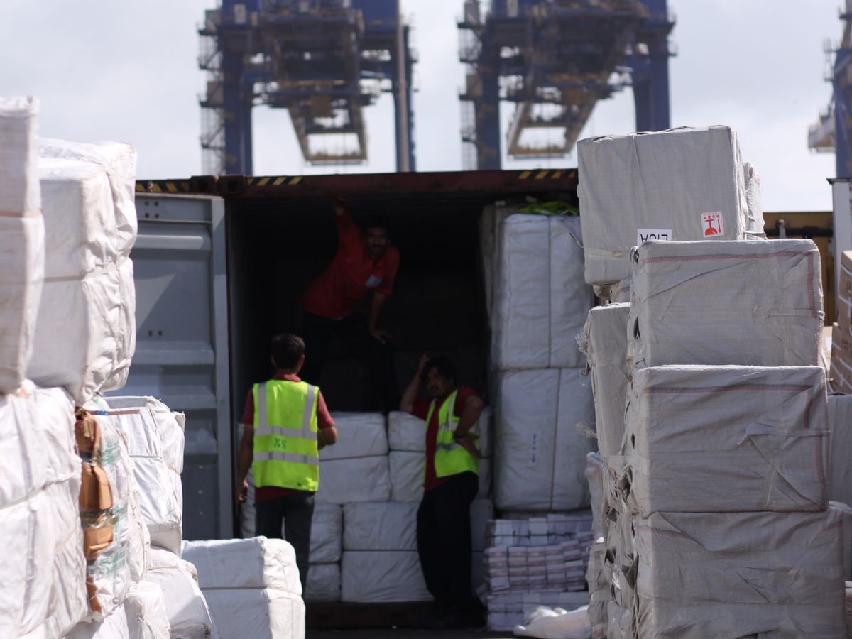 Warehouse and container loading reference photo
